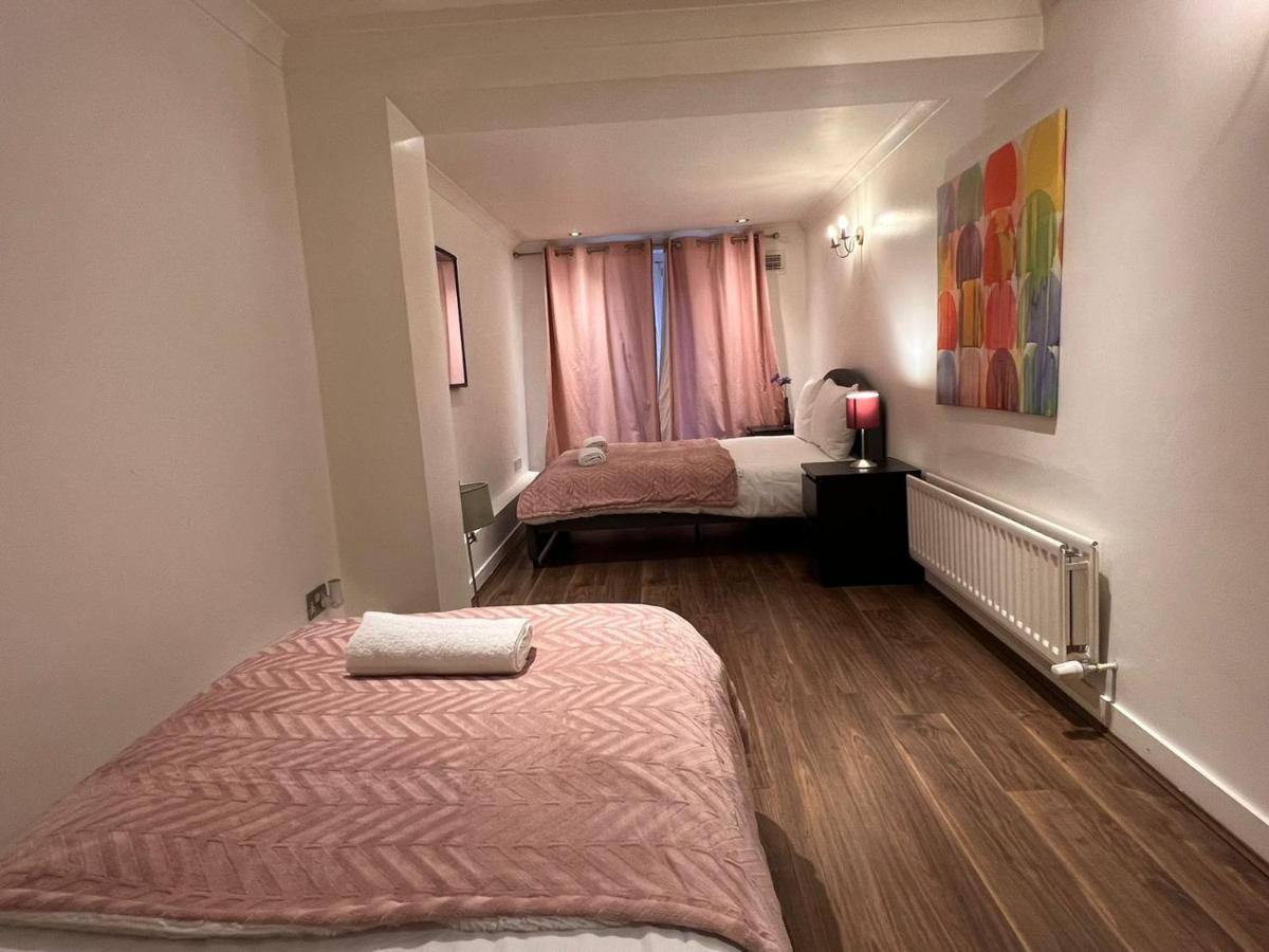 Entire 2-Bedroom Flat In Camden Londýn Exteriér fotografie